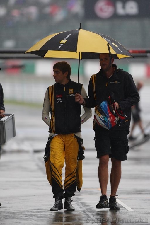 GP Giappone, Prove Libere 3, Sabato, Vitaly Petrov (RUS), Renault F1 Team, R30