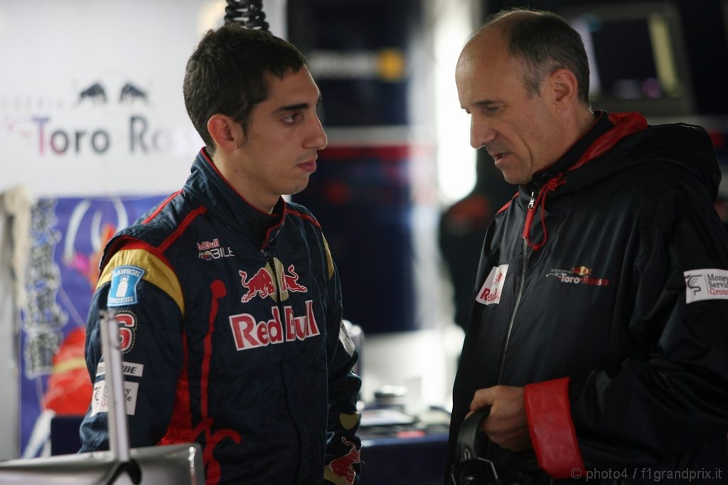 GP Giappone, Saturday, Sébastien Buemi (SUI), Scuderia Toro Rosso, STR5 e Franz Tost, Scuderia Toro Rosso, Team Principal 