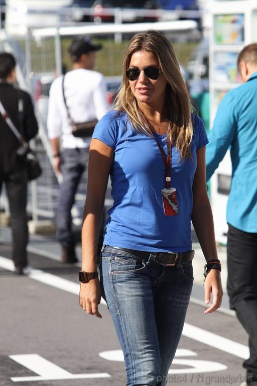 GP Giappone, Domenica, Eva wife of Marc Gene (ESP), Test Driver Ferrari
