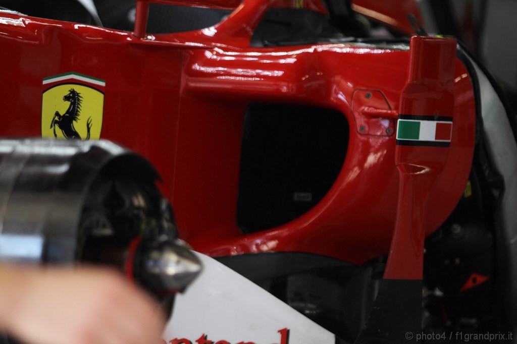 GP Giappone, Domenica, Ferrari mourning for the death of italian soldiers in afghanistan
