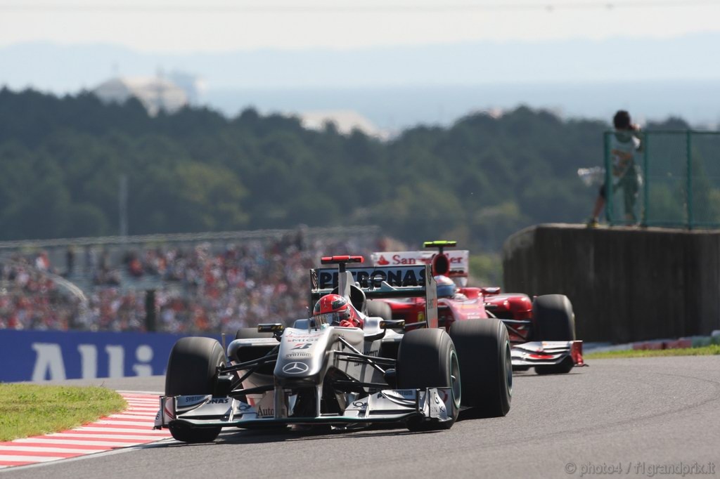 GP Giappone, Domenica, Qualifiche, Michael Schumacher (GER), Mercedes GP  F1 Team, MGP W01 e Fernando Alonso (ESP), Ferrari, F10 