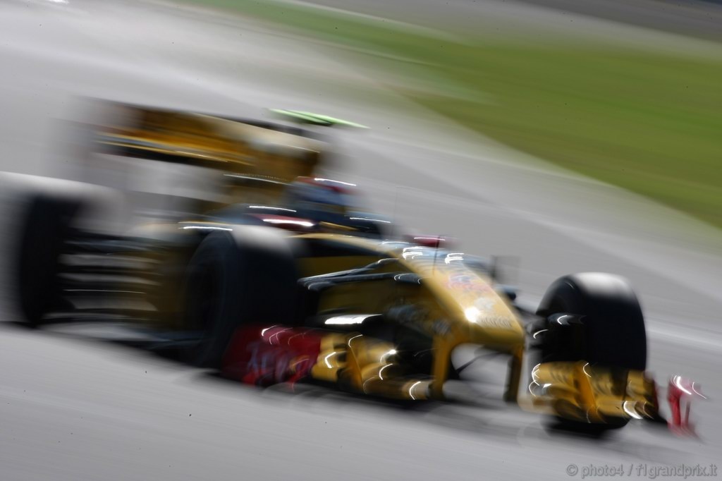GP Giappone, Domenica, Qualifiche, Vitaly Petrov (RUS), Renault F1 Team, R30 