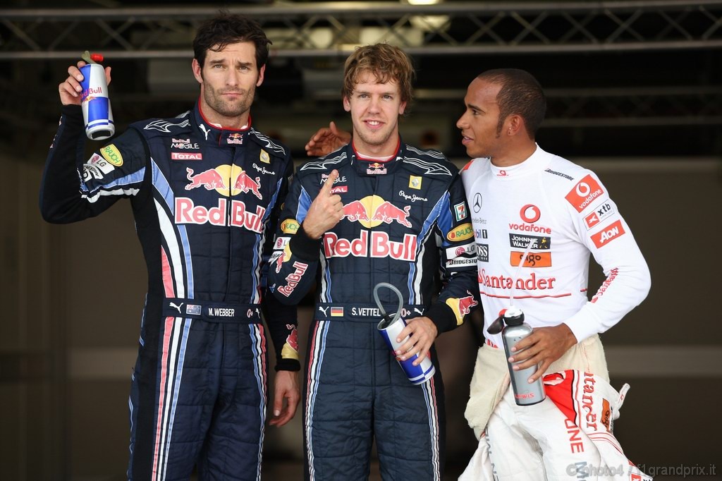 GP Giappone, Domenica, Qualifiche, Mark Webber (AUS), Red Bull Racing, RB6 secondo, Sebastian Vettel (GER), Red Bull Racing, RB6 pole position e Lewis Hamilton (GBR), McLaren  Mercedes, MP4-25 terzo 