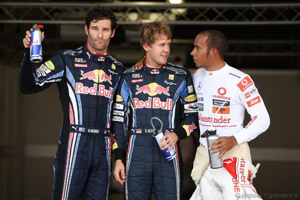 GP Giappone, Domenica, Qualifiche, Mark Webber (AUS), Red Bull Racing, RB6 secondo, Sebastian Vettel (GER), Red Bull Racing, RB6 pole position e Lewis Hamilton (GBR), McLaren  Mercedes, MP4-25 terzo 