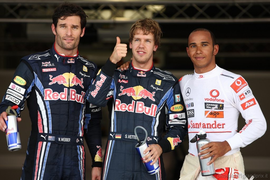 GP Giappone, Domenica, Qualifiche, Mark Webber (AUS), Red Bull Racing, RB6 secondo, Sebastian Vettel (GER), Red Bull Racing, RB6 pole position e Lewis Hamilton (GBR), McLaren Mercedes, MP4-25 terzo