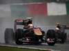 GP Giappone, Prove Libere 3, Sabato, Jaime Alguersuari (SPA), Scuderia Toro Rosso, STR5 davanti a Sébastien Buemi (SUI), Scuderia Toro Rosso, STR5 