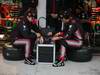 GP Giappone, Saturday, Timo Glock (GER), Virgin Racing, VR-01 e Lucas Di Grassi (BRA), Virgin Racing, VR-01