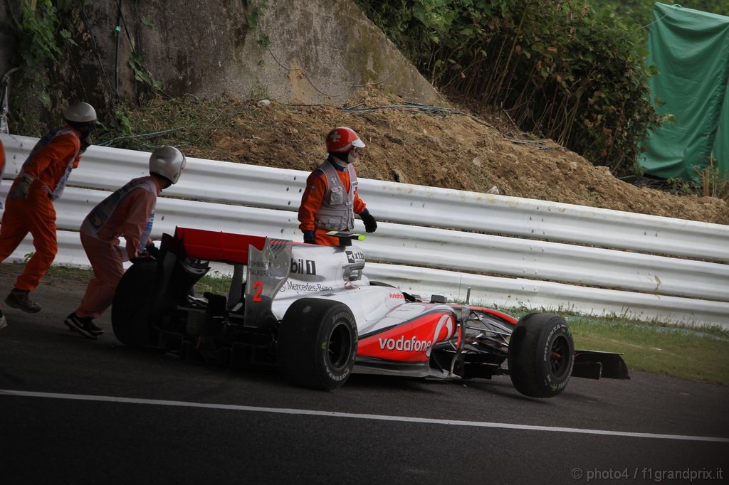 GP Giappone, Prove Libere 1, Venerdi', Lewis Hamilton (GBR), McLaren  Mercedes, MP4-25 retires from the practice