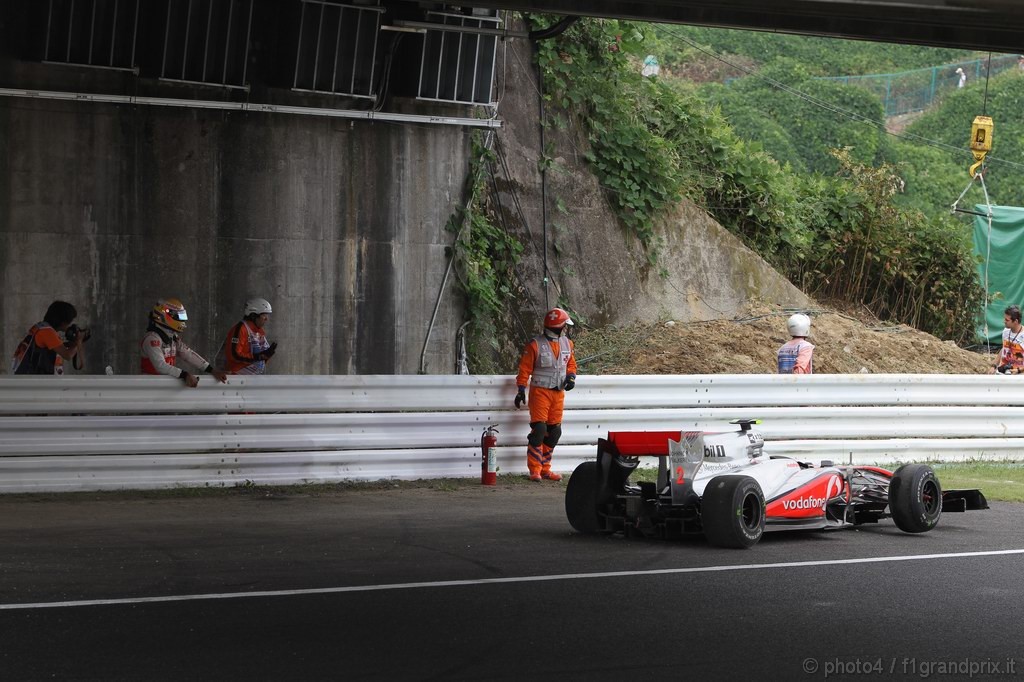 GP Giappone, Prove Libere 1, Venerdi', Lewis Hamilton (GBR), McLaren  Mercedes, MP4-25 retires from the practice