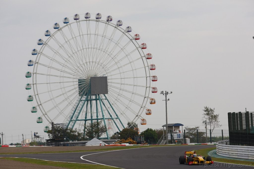 GP Giappone, Prove Libere 1, Venerdi', Vitaly Petrov (RUS), Renault F1 Team, R30