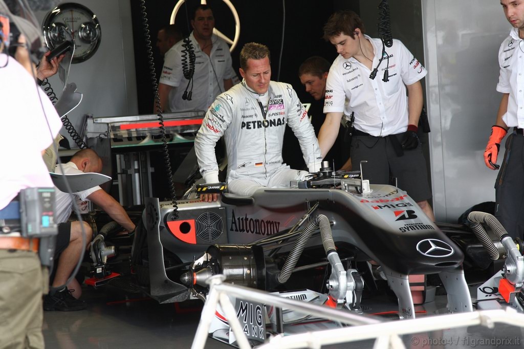 GP Giappone, Prove Libere 1, Venerdi', Michael Schumacher (GER), Mercedes GP  F1 Team, MGP W01 