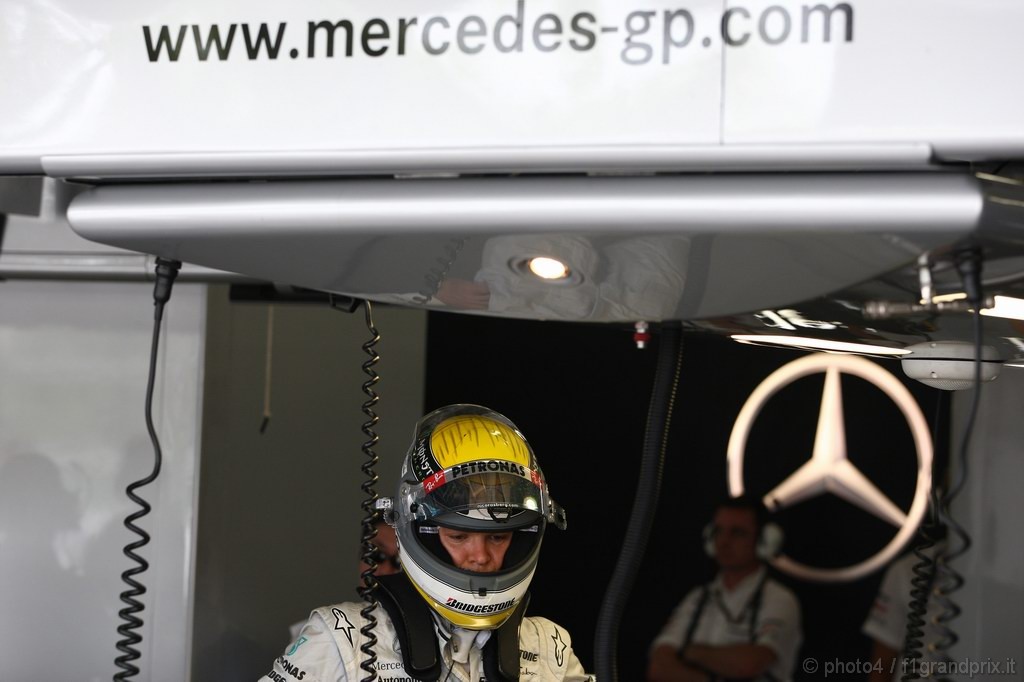 GP Giappone, Prove Libere 1, Venerdi', Nico Rosberg (GER), Mercedes GP F1 Team, MGP W01 