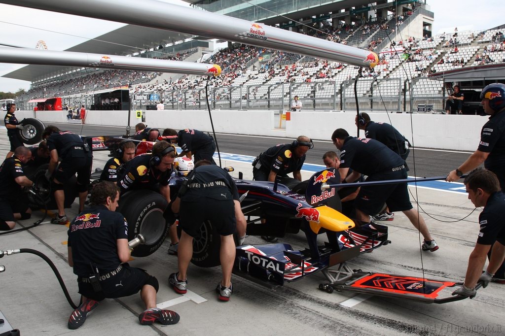 GP Giappone, Prove Libere 1, Venerdi', Sebastian Vettel (GER), Red Bull Racing, RB6