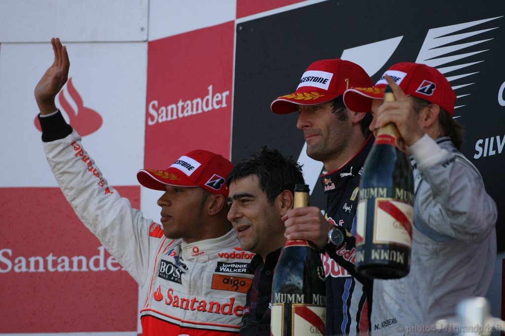GP Gran Bretagna, Gara, Mark Webber (AUS), Red Bull Racing, RB6 vincitore, Lewis Hamilton (GBR), McLaren  Mercedes, MP4-25 secondo e Nico Rosberg (GER), Mercedes GP F1 Team, MGP W01 terzo 