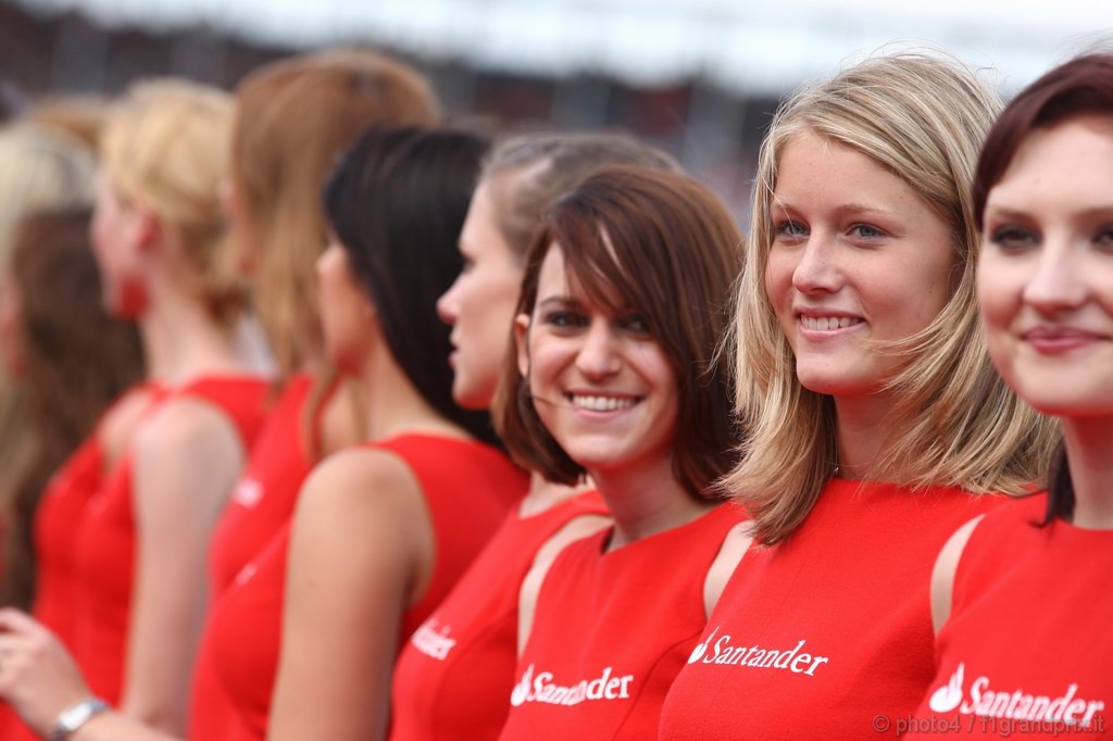 GP Gran Bretagna, Domenica, grid girl, pitbabess 