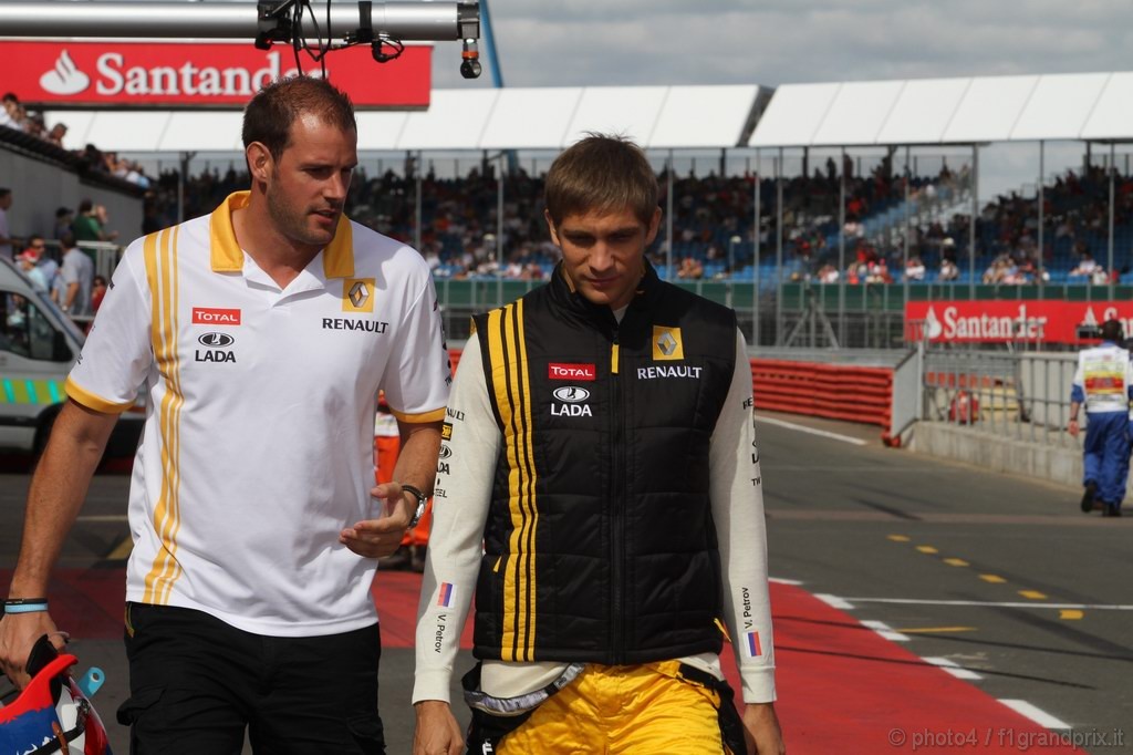 GP Gran Bretagna, Prove Libere 3, Sabato, Vitaly Petrov (RUS), Renault F1 Team, R30 
