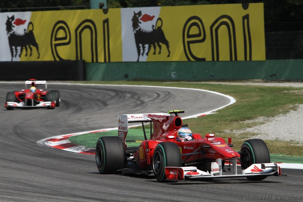 GP Italia, Gara, Fernando Alonso (ESP), Ferrari, F10 davanti a Felipe Massa (BRA), Ferrari, F10