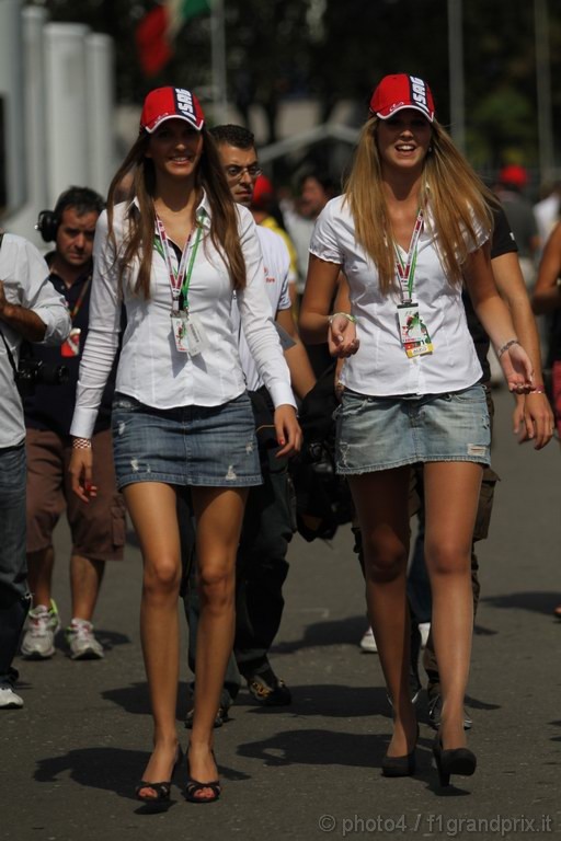 GP Italia, Gara, ragazza nel paddock 