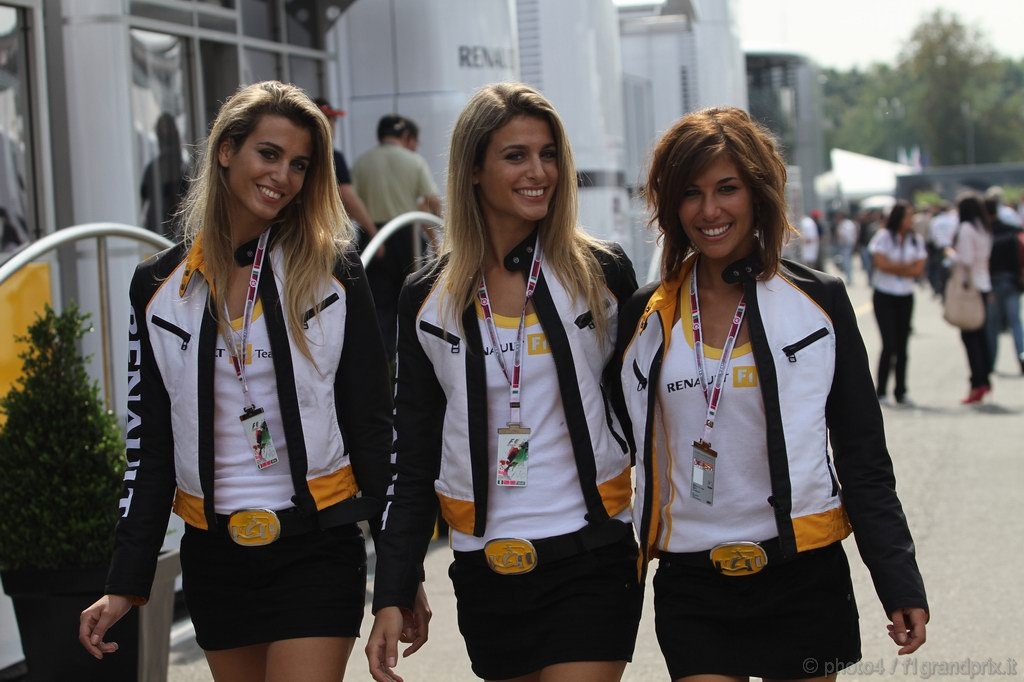 GP Italia, Gara, ragazza nel paddock 
