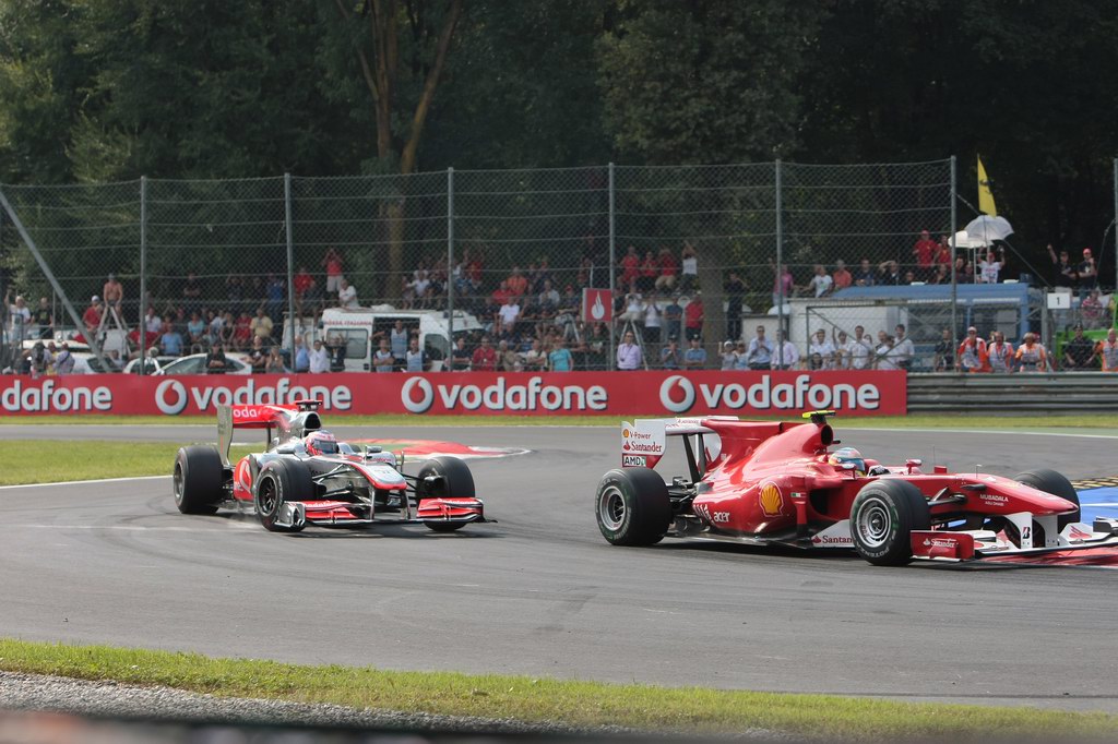 GP Italia, Gara, Fernando Alonso (ESP), Ferrari, F10 vincitore e Jenson Button (GBR), McLaren  Mercedes, MP4-25 