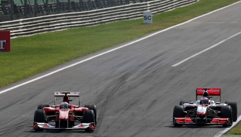 GP Italia, Gara, Fernando Alonso (ESP), Ferrari, F10 e Jenson Button (GBR), McLaren  Mercedes, MP4-25 