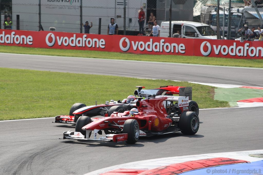 GP Italia, Gara, Fernando Alonso (ESP), Ferrari, F10 e Jenson Button (GBR), McLaren Mercedes, MP4-25
