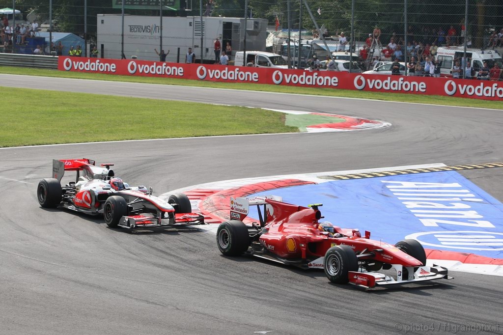 GP Italia, Gara, Fernando Alonso (ESP), Ferrari, F10 e Jenson Button (GBR), McLaren  Mercedes, MP4-25 