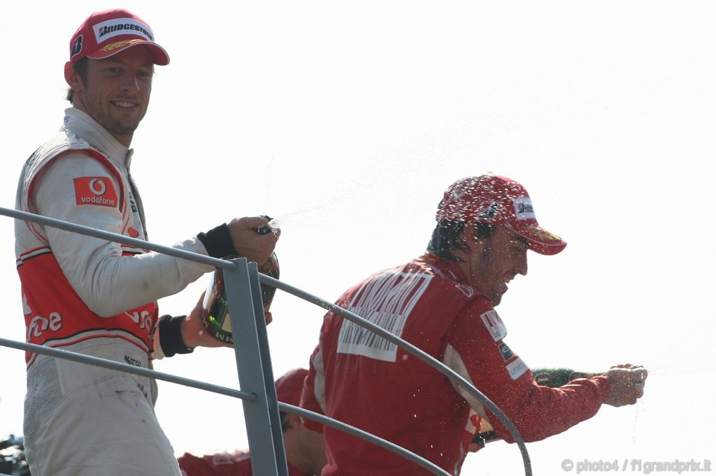 GP Italia, Gara, Fernando Alonso (ESP), Ferrari, F10 vincitore e Jenson Button (GBR), McLaren  Mercedes, MP4-25 