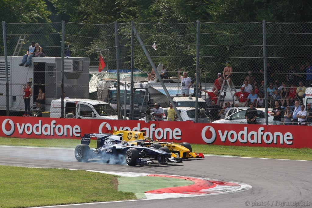 GP Italia, Gara, Nico Hulkenberg (GER), Williams, FW32 e Robert Kubica (POL), Renault F1 Team, R30 