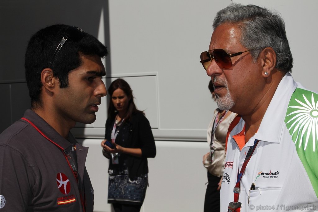 GP Italia, Prove Libere 1, Venerdi', Karun Chandhok (IND), Hispania Racing F1 Team (HRT), F110 e Vijay Mallya (IND), Chairman e Managine Director Force India 