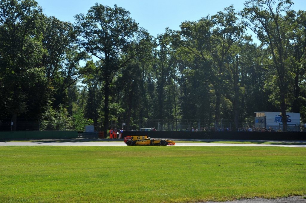 GP Italia, Prove Libere 1, Venerdi', Robert Kubica (POL), Renault F1 Team, R30 