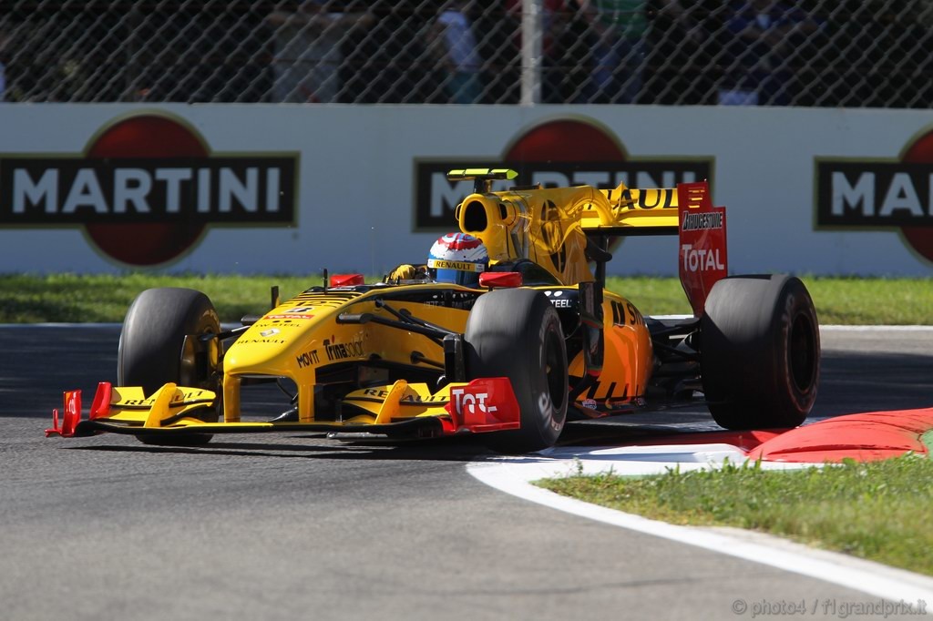 GP Italia, Prove Libere 1, Venerdi', Vitaly Petrov (RUS), Renault F1 Team, R30 