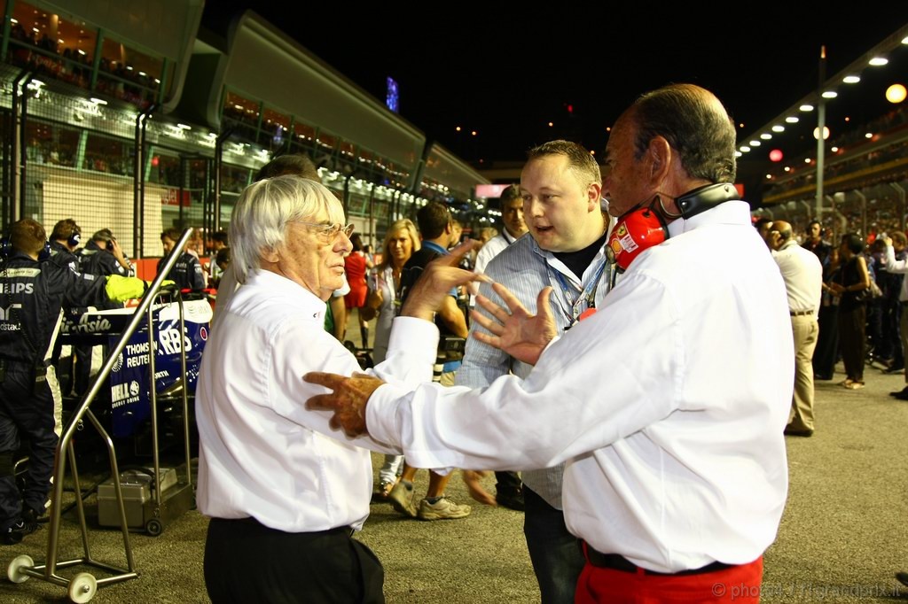 GP Singapore, Gara, Bernie Ecclestone (GBR), President e CEO of Formula One Management  e Emilio Botin (ESP), Santander Bank President 