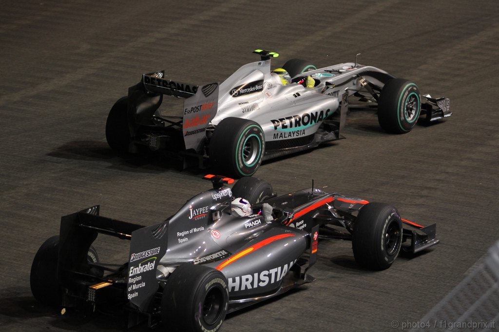 GP Singapore, Gara, Nico Rosberg (GER), Mercedes GP F1 Team, MGP W01 e Christian Klien (AUT), Test Driver Hispania Racing F1 Team (HRT), F110  