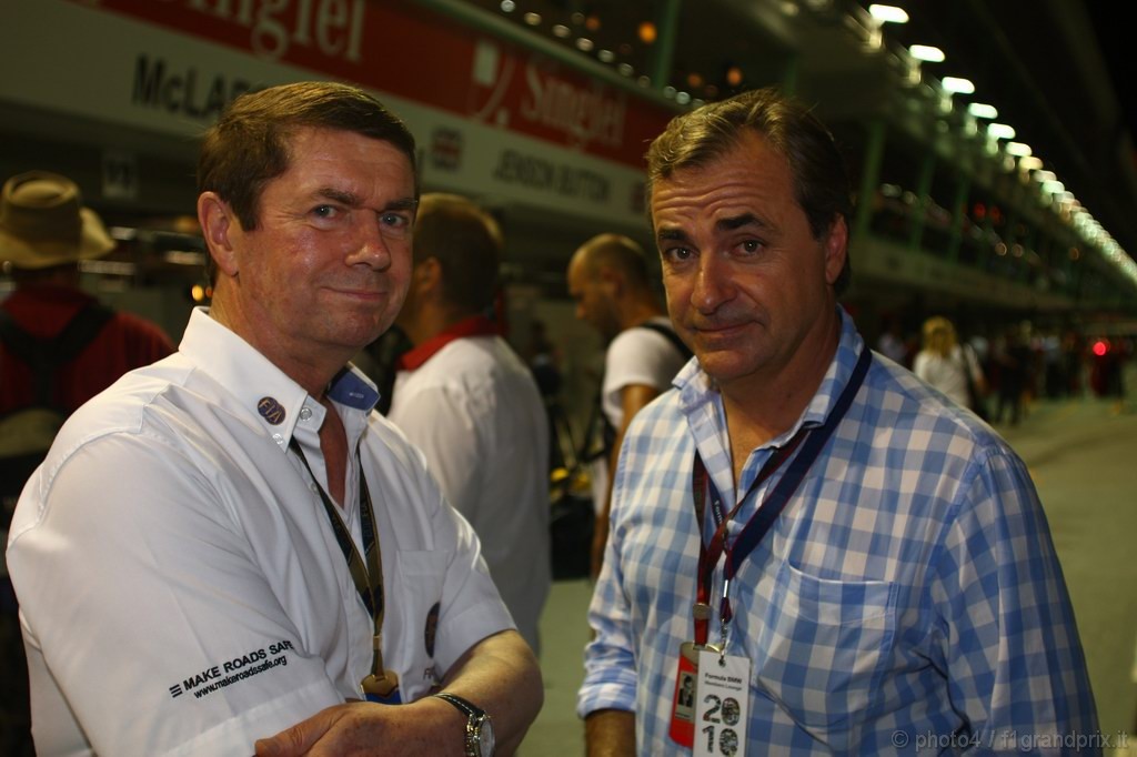 GP Singapore, Gara, Garry Connelly e Carlos Sainz (ESP), Ex WRC Champion