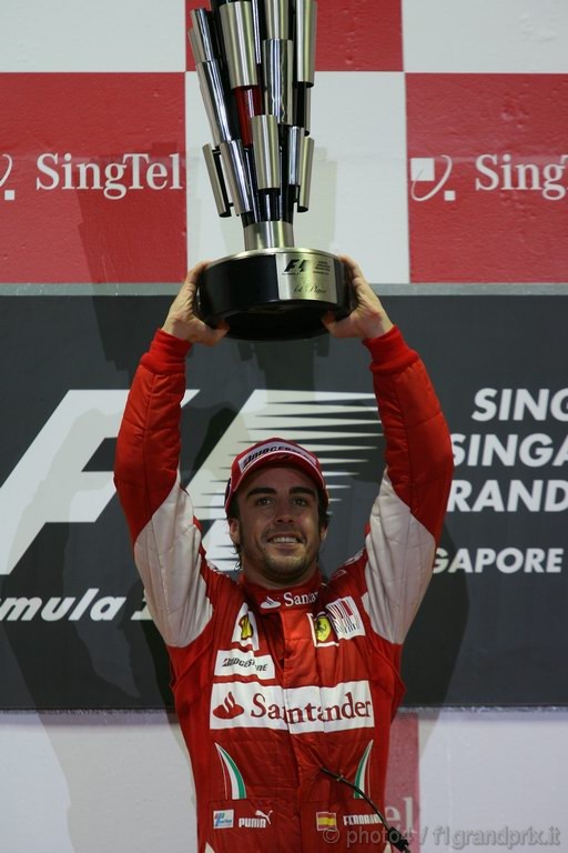 GP Singapore, Gara, Fernando Alonso (ESP), Ferrari, F10 vincitore 