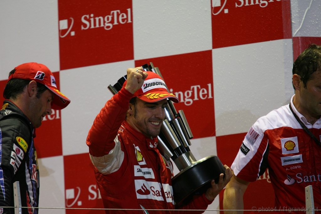 GP Singapore, Gara, Fernando Alonso (ESP), Ferrari, F10 vincitore 