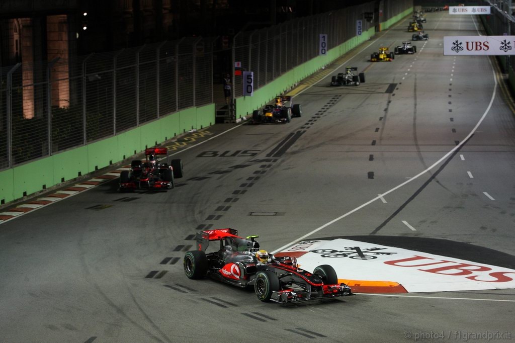 GP Singapore, Gara, Lewis Hamilton (GBR), McLaren  Mercedes, MP4-25 