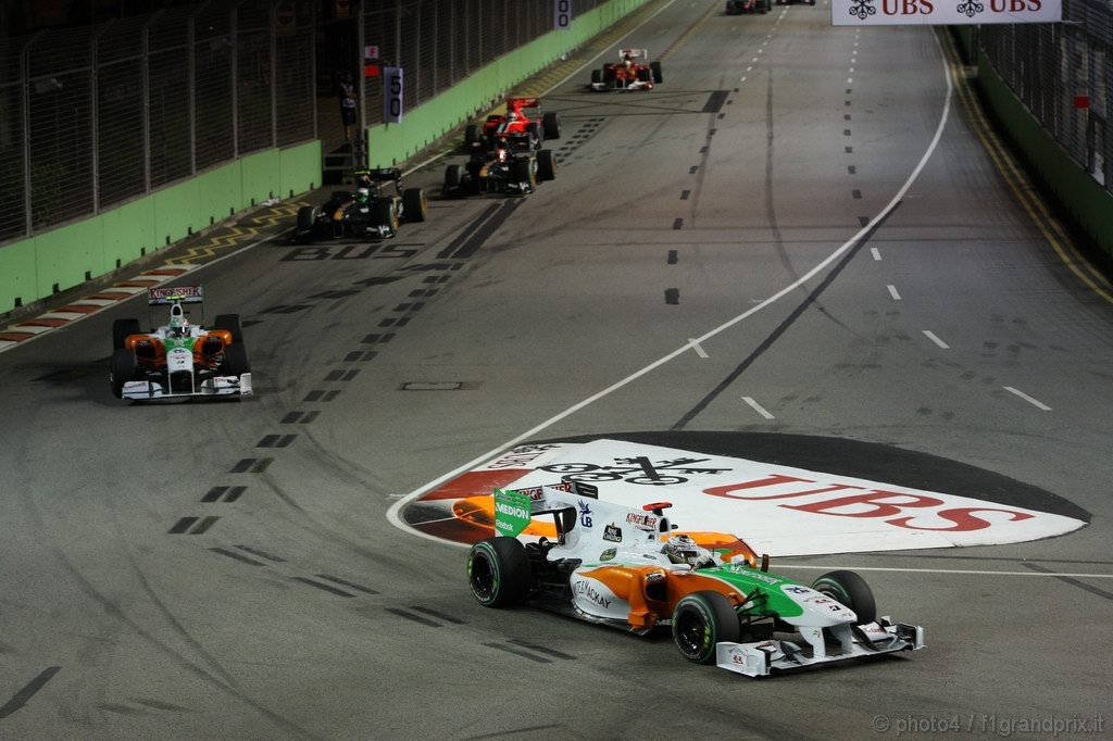 GP Singapore, Gara, Adrian Sutil (GER), Force India F1 Team, VJM03 davanti a Vitantonio Liuzzi (ITA), Force India F1 Team, VJM03 