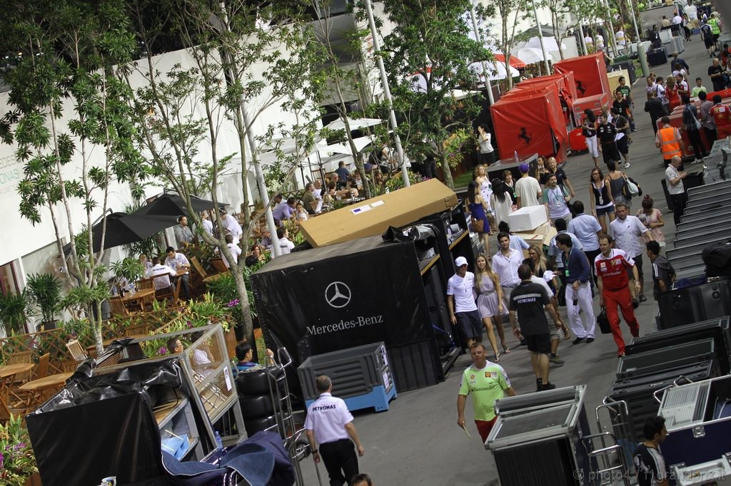 GP Singapore, Paddock after the race