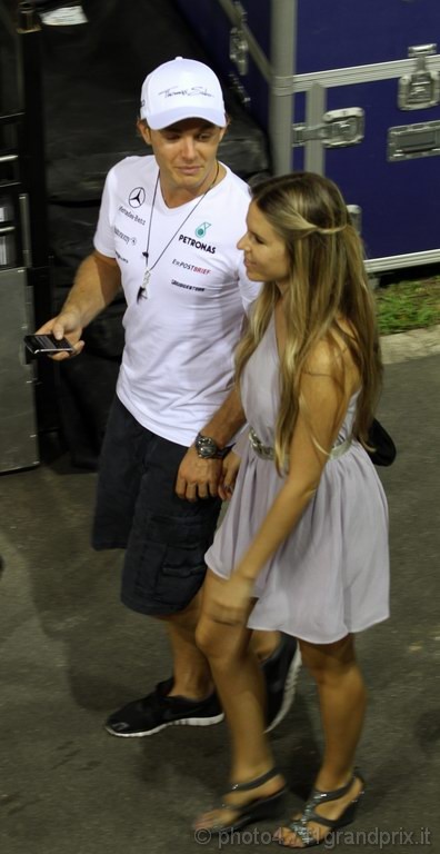 GP Singapore, Nico Rosberg (GER), Mercedes GP F1 Team, MGP W01 e Domenica Vivian Sibold