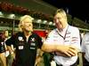 GP Singapore, Gara, Sir Richard Branson (GBR) CEO of the Virgin Group e Ross Brawn (GBR), Team Principal, Mercedes GP 