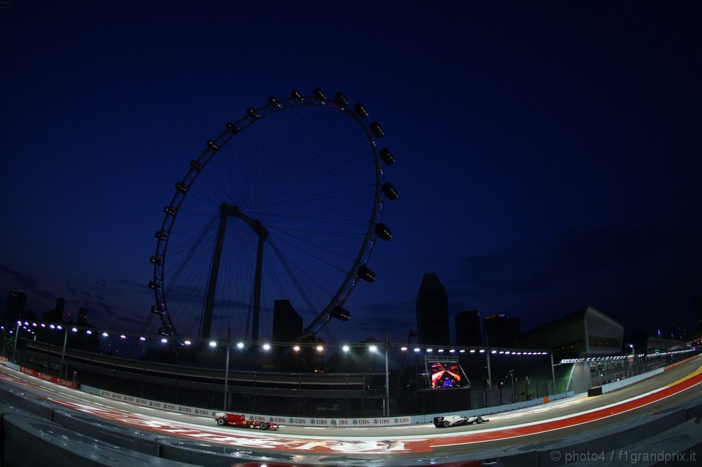 GP Singapore, Prove Libere 1, Venerdi', Kamui Kobayashi (JAP), BMW Sauber F1 Team, C29 e Felipe Massa (BRA), Ferrari, F10 