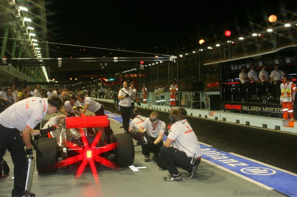 GP Singapore, Prove Libere 1, Venerdi', Lewis Hamilton (GBR), McLaren  Mercedes, MP4-25 