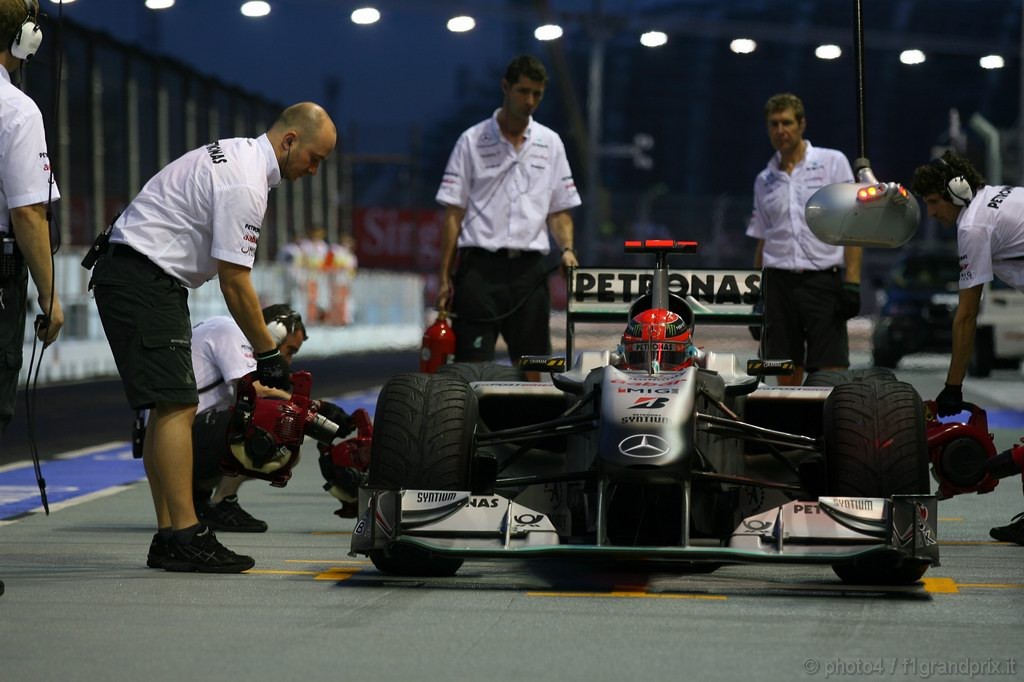 GP Singapore, Prove Libere 1, Venerdi', Michael Schumacher (GER), Mercedes GP  F1 Team, MGP W01 