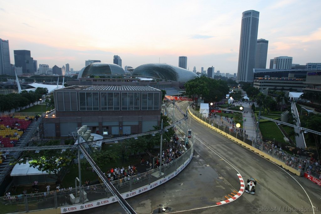GP Singapore, Prove Libere 1, Venerdi', Michael Schumacher (GER), Mercedes GP  F1 Team, MGP W01 