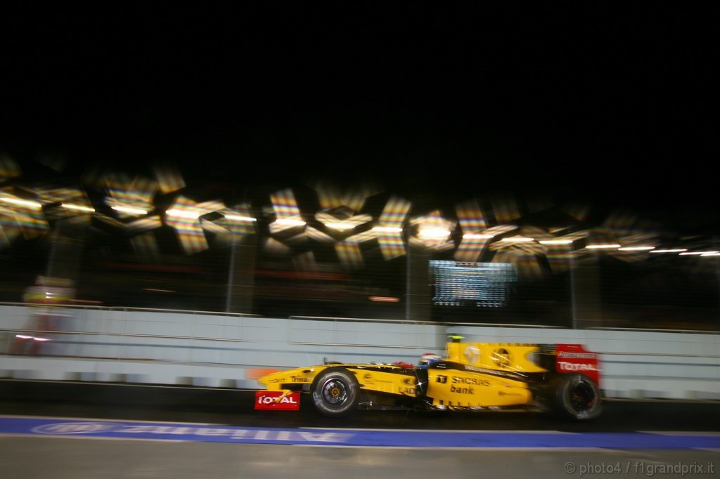 GP Singapore, Prove Libere 1, Venerdi', Vitaly Petrov (RUS), Renault F1 Team, R30 
