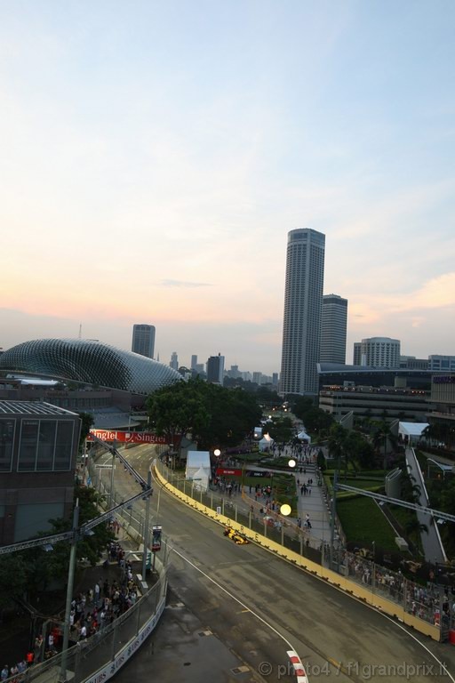 GP Singapore, Prove Libere 1, Venerdi', Vitaly Petrov (RUS), Renault F1 Team, R30 