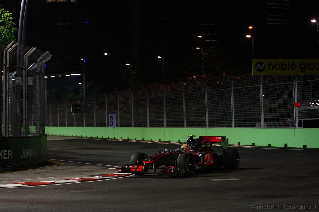 GP Singapore, Prove Libere 2, Venerdi', Lewis Hamilton (GBR), McLaren  Mercedes, MP4-25 