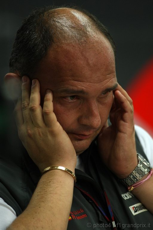 GP Singapore, Prove Libere 2, Venerdi', Colin Kolles (GER), HRT F1 Team, Team Principal  
